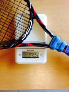 Weight of a tennis racquet with Artengo sensor - review
